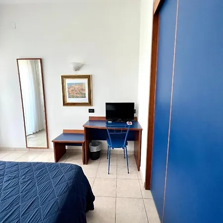 호텔 Montecarlo 3*