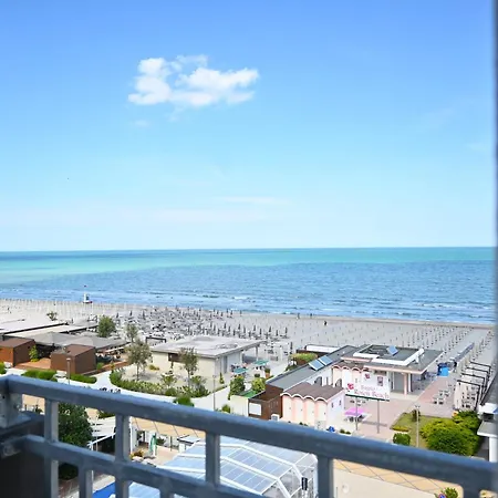 Montecarlo Szálloda Milano Marittima
